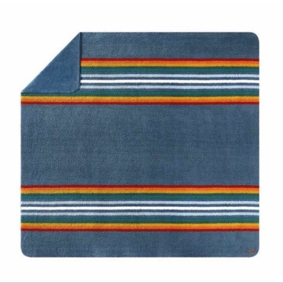 PENDLETON Sherpa Fleece Blanket - Picture 3 of 4